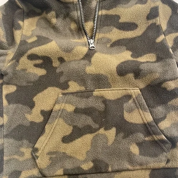 Little Boys camouflage sweatshirt - Picture 2 of 2